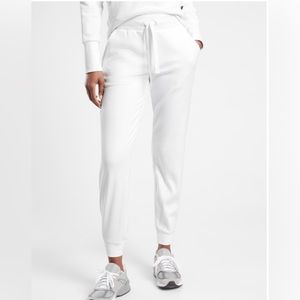 Athleta 1X NWT White Triumph Joggers